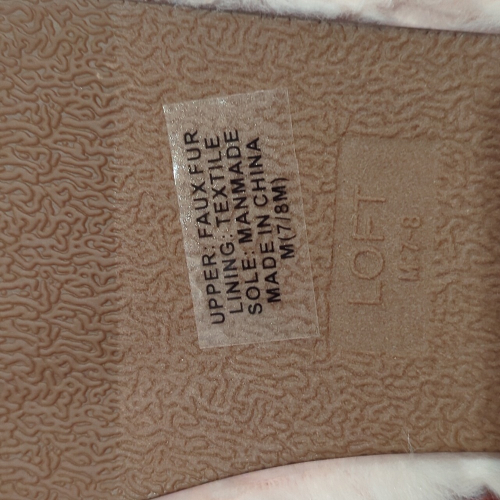 Ann Taylor Loft Fuzzy Slippers NWT - Picture 2 of 2